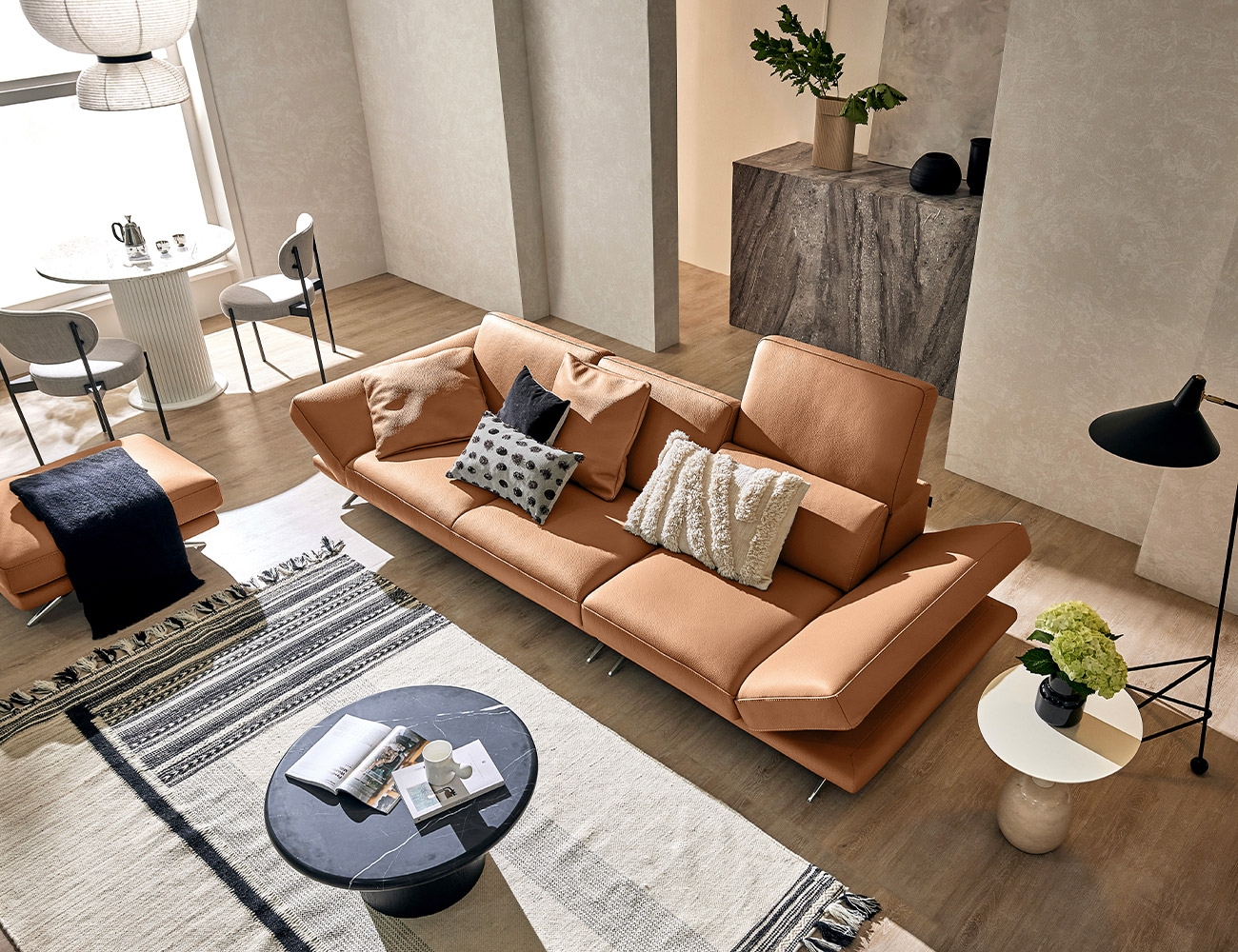 [소파 탐구 생활 5%] 시그니처 하이 3.5인 기능성 럭스 통가죽 천연면피 소가죽 소파+쿠션4개(허리2개/소2개)