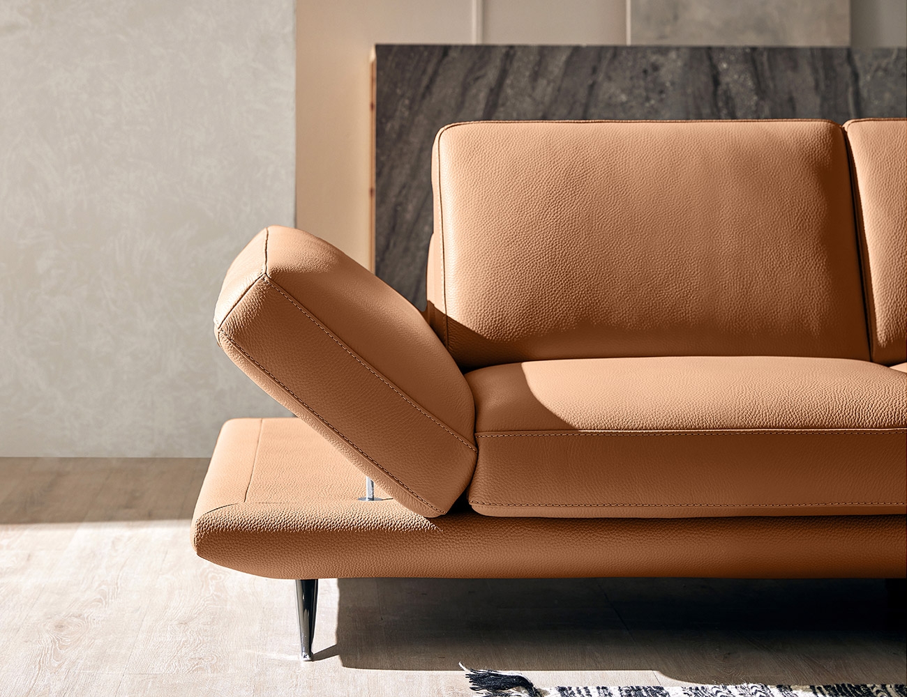 [소파 탐구 생활 5%] 시그니처 하이 3.5인 기능성 럭스 통가죽 천연면피 소가죽 소파+쿠션4개(허리2개/소2개)