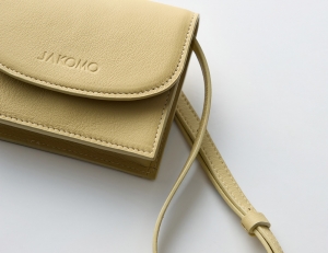 자코모 세미아닐린 내추럴 가죽 마이크로백