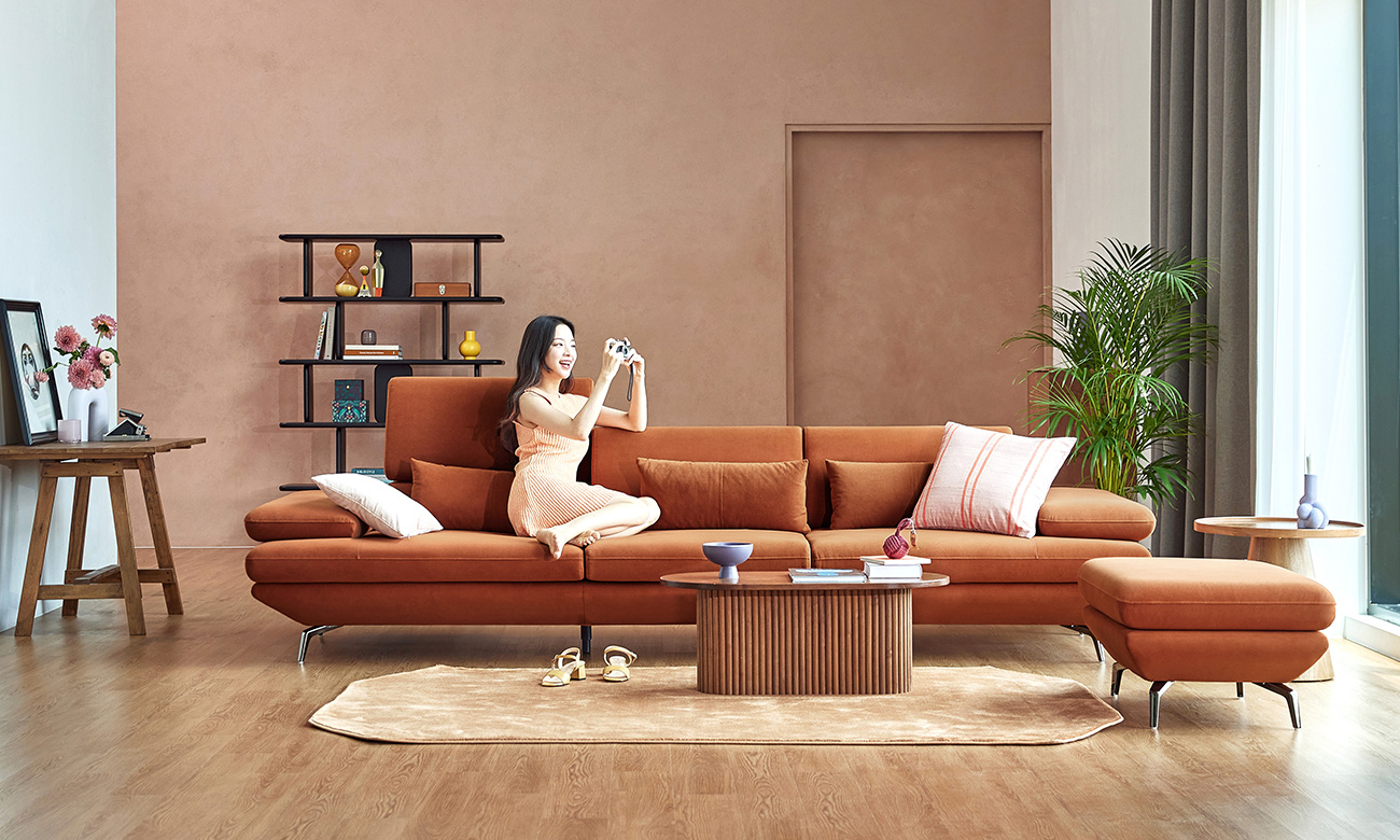 [Refurb Selection 40%] [리퍼브] 비안나 하이 4인 기능성 세레나 패브릭 소파+스툴+쿠션3개