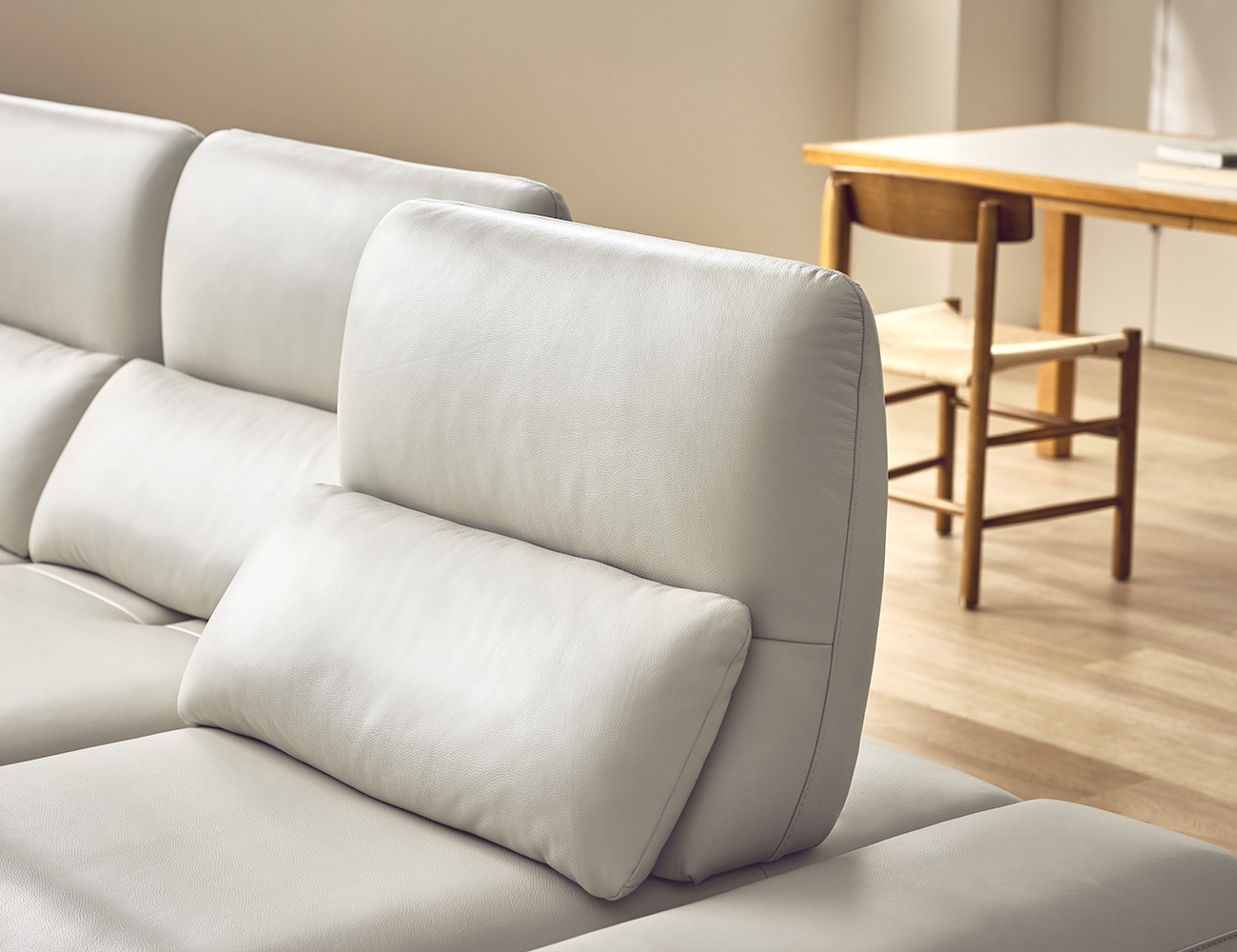 라피오 스윙 4인 기능성 레체 이태리 천연면피 소가죽 소파(전체가죽적용)+쿠션2개