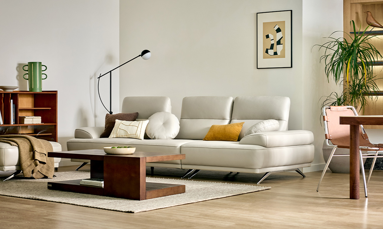 [Refurb Selection 30%] [리퍼브] 소네트 스윙 4인 기능성 피아나 이태리 통가죽 천연면피 소가죽 소파+스툴+쿠션2개 (피아나크림)