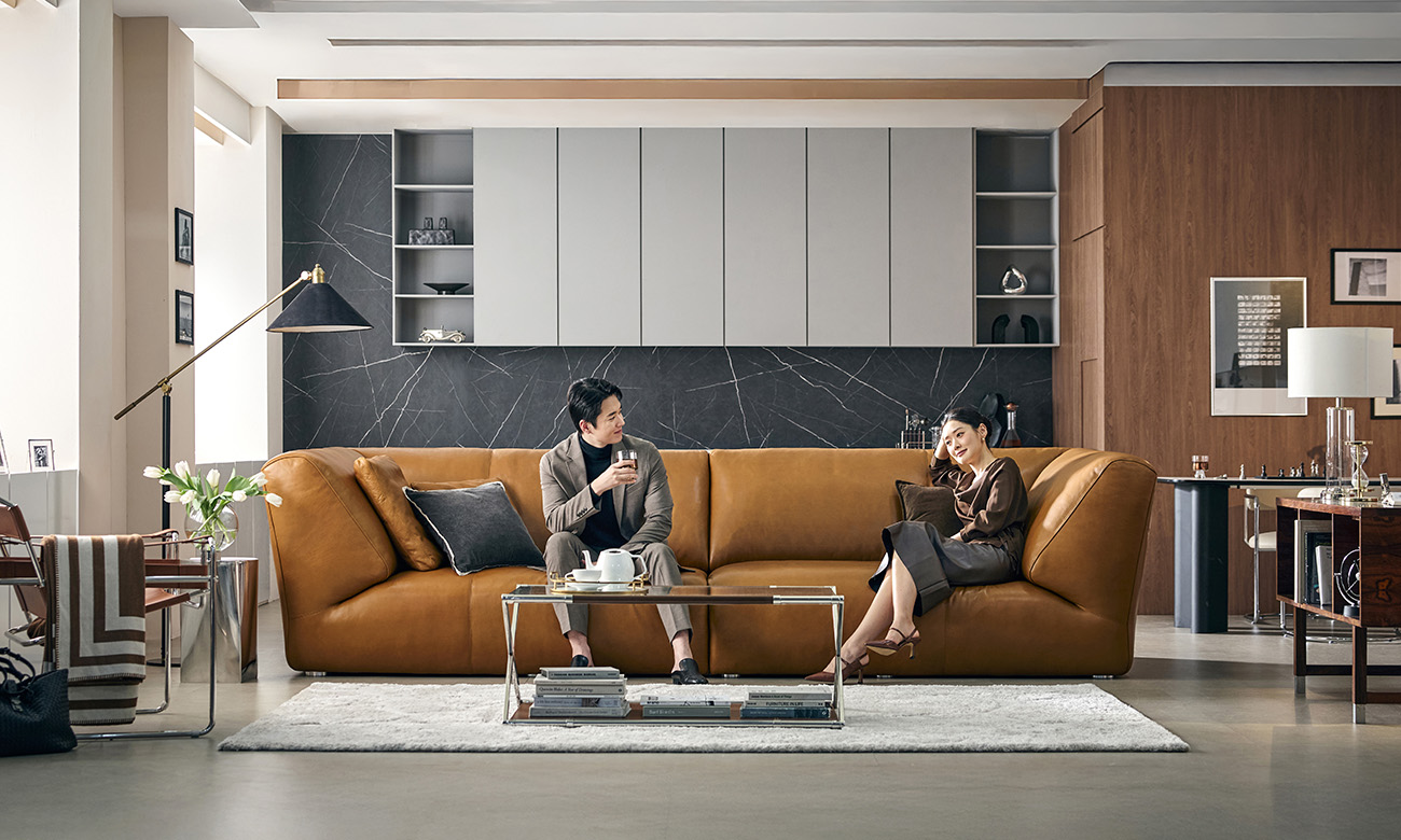 마스키오 4인&nbsp;룩세노 이태리 아닐린 내추럴&nbsp;천연면피 소가죽 소파(전체가죽적용)+쿠션4개