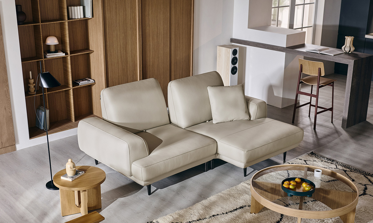 [Refurb Selection 30%] [리퍼브] 디뮤어 스윙 3인 반카우치형 기능성 럭스 통가죽 천연면피 소가죽 소파+쿠션1개 (소프트베이지)