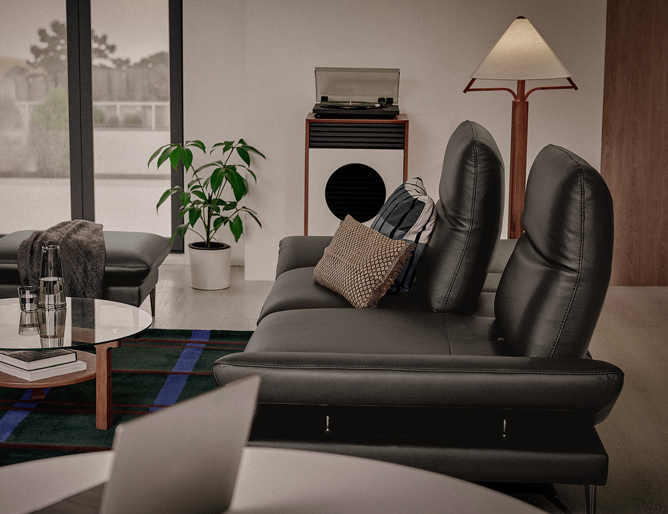 [New Standard 20%] 몰튼 멀티 3인 기능성 슈렁큰 천연면피 소가죽 소파+쿠션1개