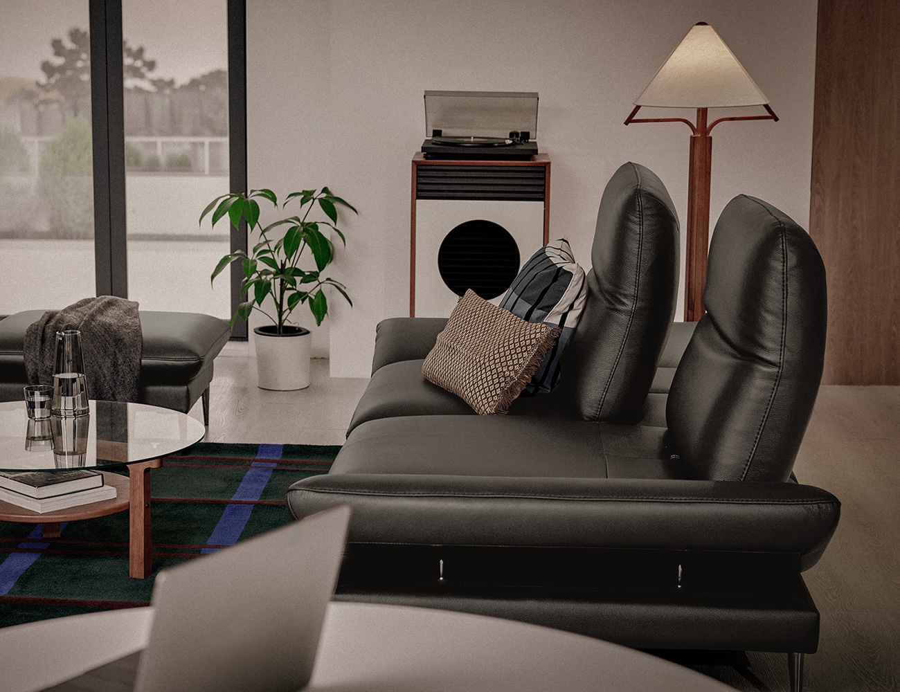 [New Standard 20%] 몰튼 멀티 3인 기능성 슈렁큰 천연면피 소가죽 소파+쿠션1개