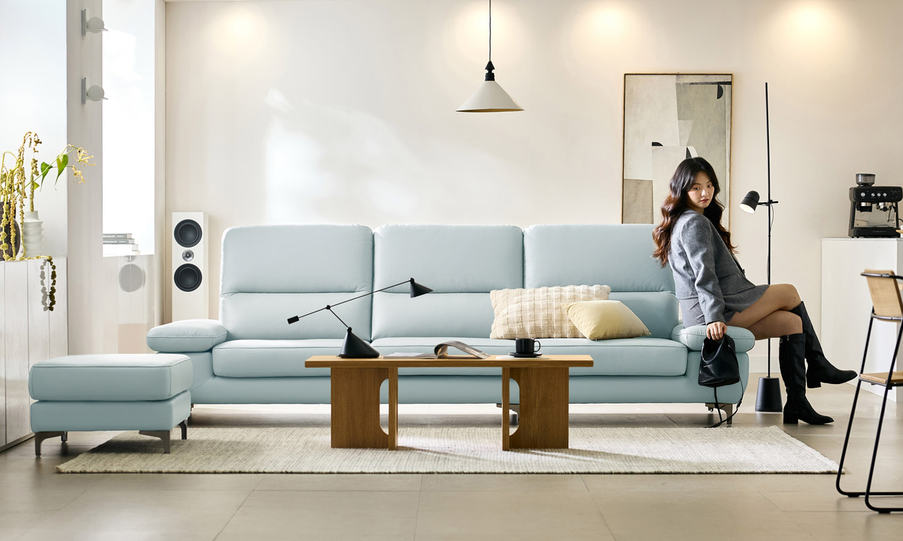 [Refurb Selection 30%] [리퍼브] 플룸 4인 슈렁큰 천연면피 소가죽 소파+스툴 (카멜)